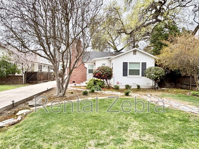 property at 354 E 21st St