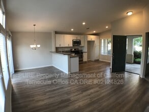 32428 Enriqueta Cir in Temecula, CA - Building Photo - Building Photo