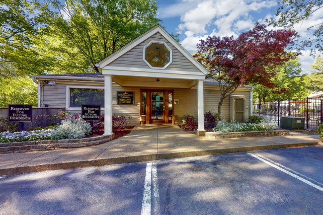 Crossings at Fox Meadows in Memphis, TN - Building Photo - Building Photo