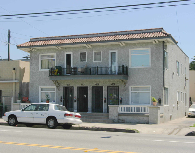 1152 E Broadway in Long Beach, CA - Building Photo - Building Photo