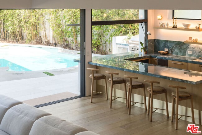 606 N Ardmore Ave in Manhattan Beach, CA - Building Photo - Building Photo