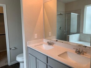 14048 Lamprey Dr in Shenandoah, TX - Building Photo - Building Photo