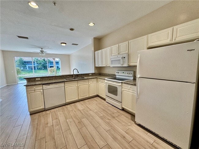 property at 912 Hampton Cir