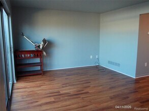 50450 Bay Run N in Chesterfield, MI - Foto de edificio - Building Photo