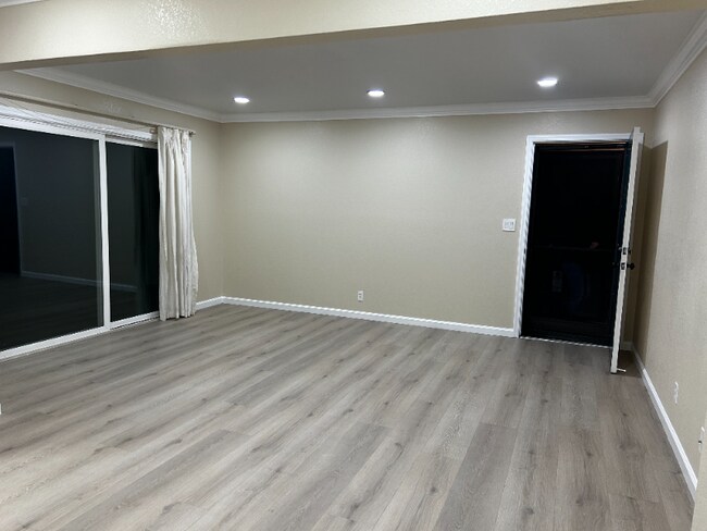 674 Kirkland Dr, Unit 2 in Sunnyvale, CA - Foto de edificio - Building Photo