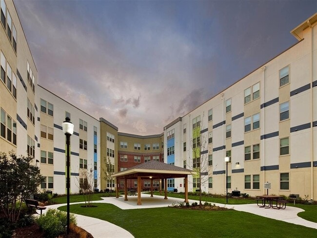 703 N San Marcos in San Antonio, TX - Building Photo - Building Photo