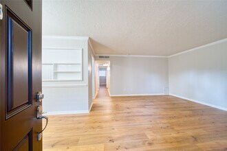 3224 Timmons Ln in Houston, TX - Building Photo - Building Photo