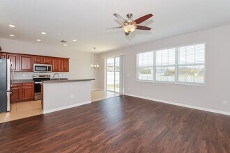 425 Chimney Rock Dr in Ruskin, FL - Building Photo - Building Photo