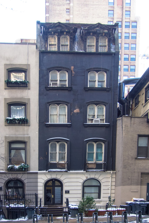 102 E 30th St in New York, NY - Building Photo