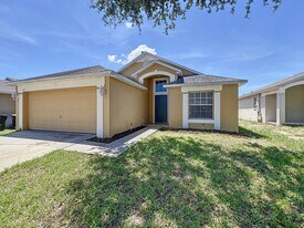 137 Piano Ln in Davenport, FL - Building Photo