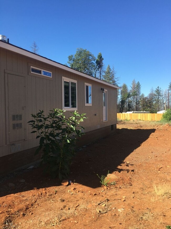 1209 Snowflake Ln in Paradise, CA - Building Photo - Building Photo