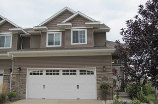 1785 Sara Ct in North Liberty, IA - Building Photo