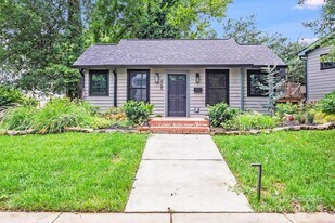 465 W Worthington Ave, Unit 103 in Charlotte, NC - Building Photo
