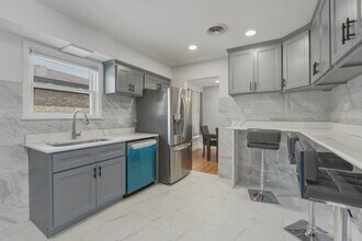 8901 Moody Ave in Morton Grove, IL - Building Photo - Building Photo