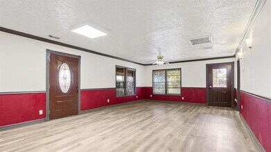 7425 Gonzales St in Houston, TX - Building Photo - Building Photo
