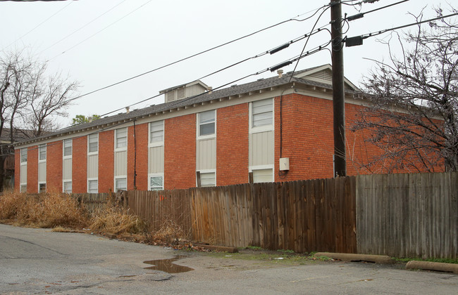 Charl Ann Apartments in Tulsa, OK - Building Photo - Building Photo