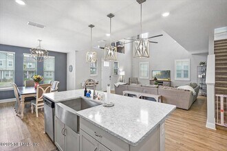 227 Daydream Ave in Yulee, FL - Building Photo - Building Photo