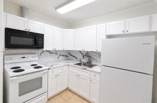 7190 W 11th Ct