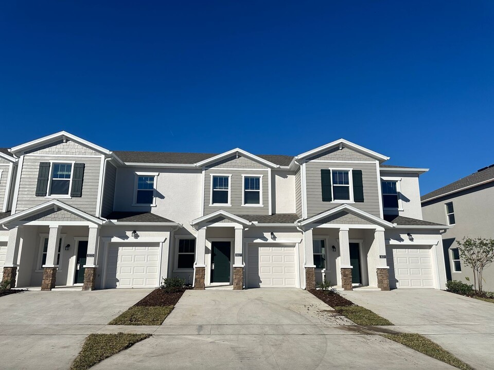 3027 Chantilly Dr in Davenport, FL - Building Photo