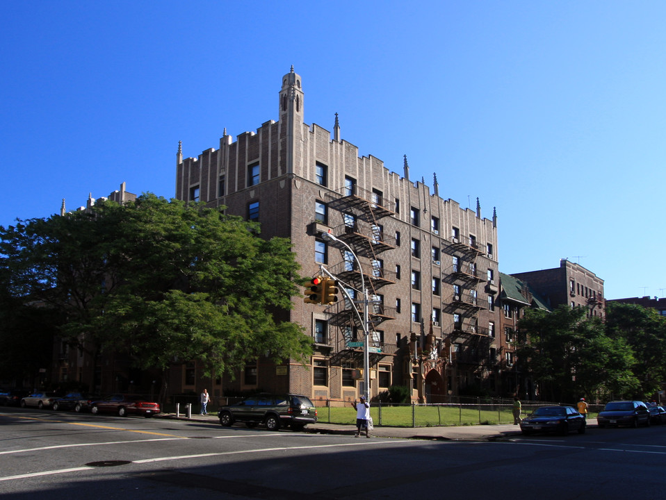 2016 albemalre rd in Brooklyn, NY - Foto de edificio