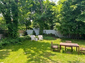 58 Floyd Pl in East Norwich, NY - Building Photo - Building Photo