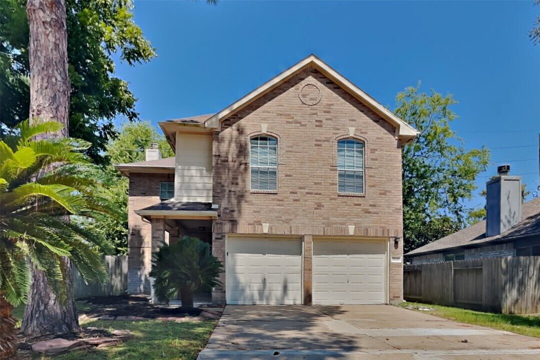 18446 Maple Mill Dr in Cypress, TX - Building Photo