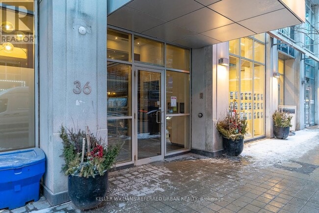 36 Blue Jays Way in Toronto, ON - Building Photo - Building Photo