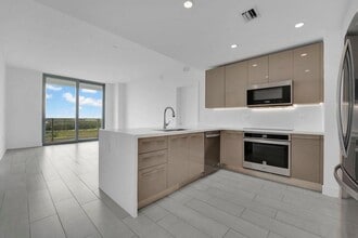 2000 Metropica Way, Unit 807 in Sunrise, FL - Building Photo - Building Photo