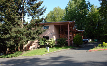 Kent Highland Apartments in Kent, WA - Building Photo - Building Photo