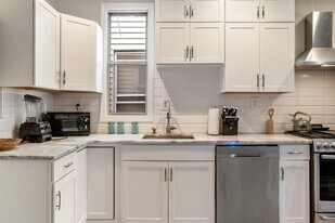 264 Maverick St, Unit 3 in Boston, MA - Building Photo