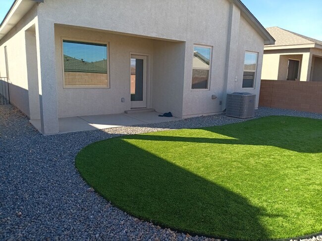 2824 Halfmoon Wy SW in Albuquerque, NM - Building Photo - Building Photo