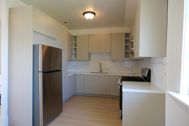 1934 Stuart St, Unit Upper