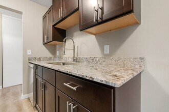 Granite Creek in Minneapolis, MN - Building Photo - Building Photo