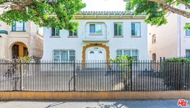 property at 238 S Kenmore Ave