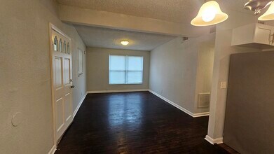 3912 Robert C Weaver Dr in Jacksonville, FL - Building Photo - Building Photo