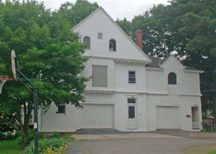 106 S William St in Johnstown, NY - Building Photo - Building Photo