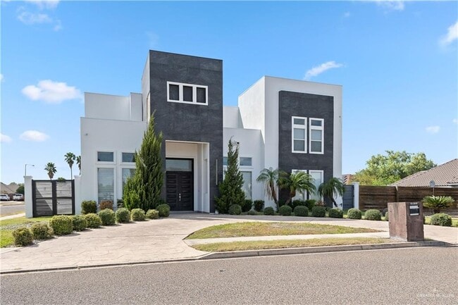 32 May Dr in Palmview, TX - Building Photo - Building Photo