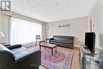 984 Miss Ottawa St in Ottawa, ON - Building Photo - Building Photo