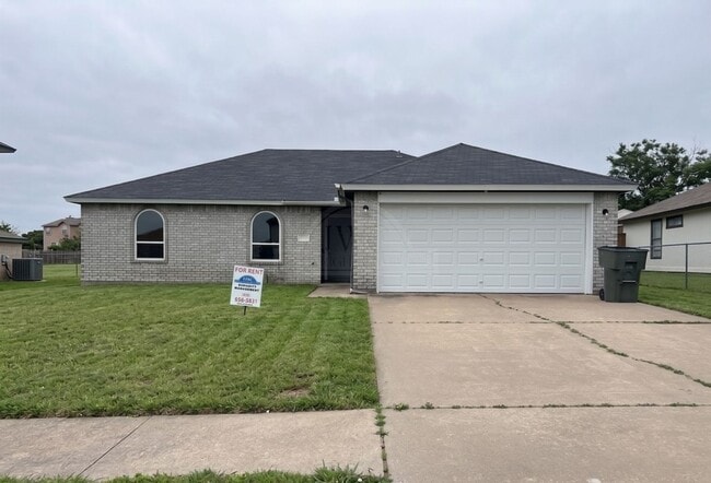 property at 2808 Cactus Dr