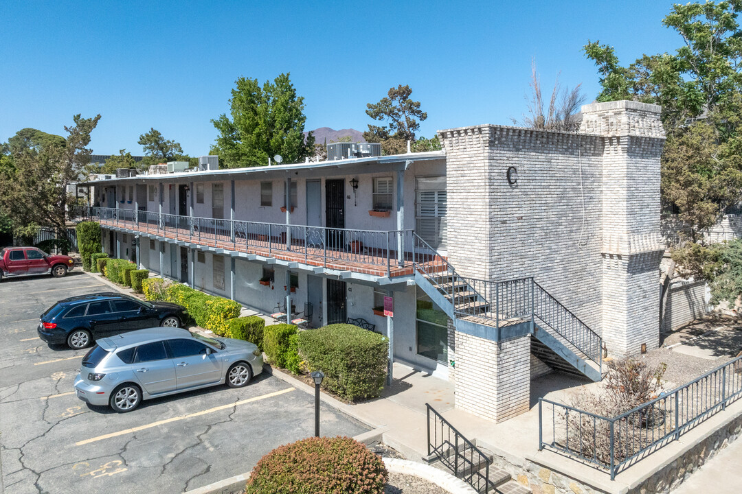 Villa Escondida in El Paso, TX - Building Photo