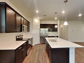 6331 Emerald Hls Wy in Wesley Chapel, FL - Building Photo - Building Photo