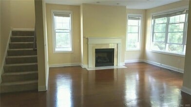 140 Kyles Way in Shelton, CT - Building Photo - Building Photo