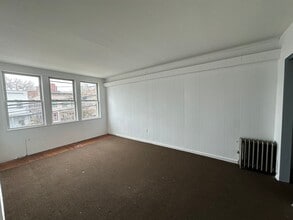 66 Louis St in New Brunswick, NJ - Foto de edificio - Building Photo