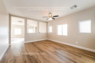 4944 Teal Petals St in North Las Vegas, NV - Foto de edificio - Building Photo
