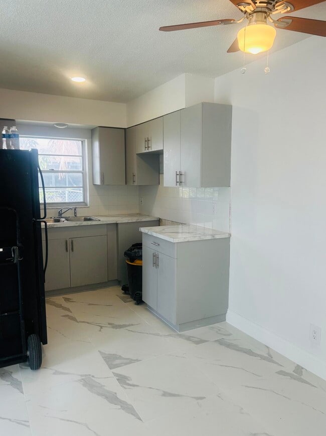 property at 1471 NW 20th St