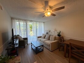 3312 Northside Dr, Unit 111 in Key West, FL - Building Photo