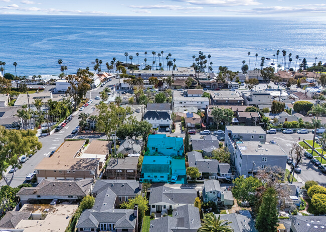 322 Cypress Dr in Laguna Beach, CA - Building Photo - Building Photo