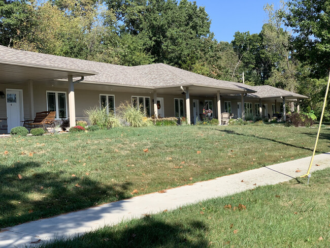 Lake George Independent and Assisted Living in Columbia, MO - Building Photo - Building Photo