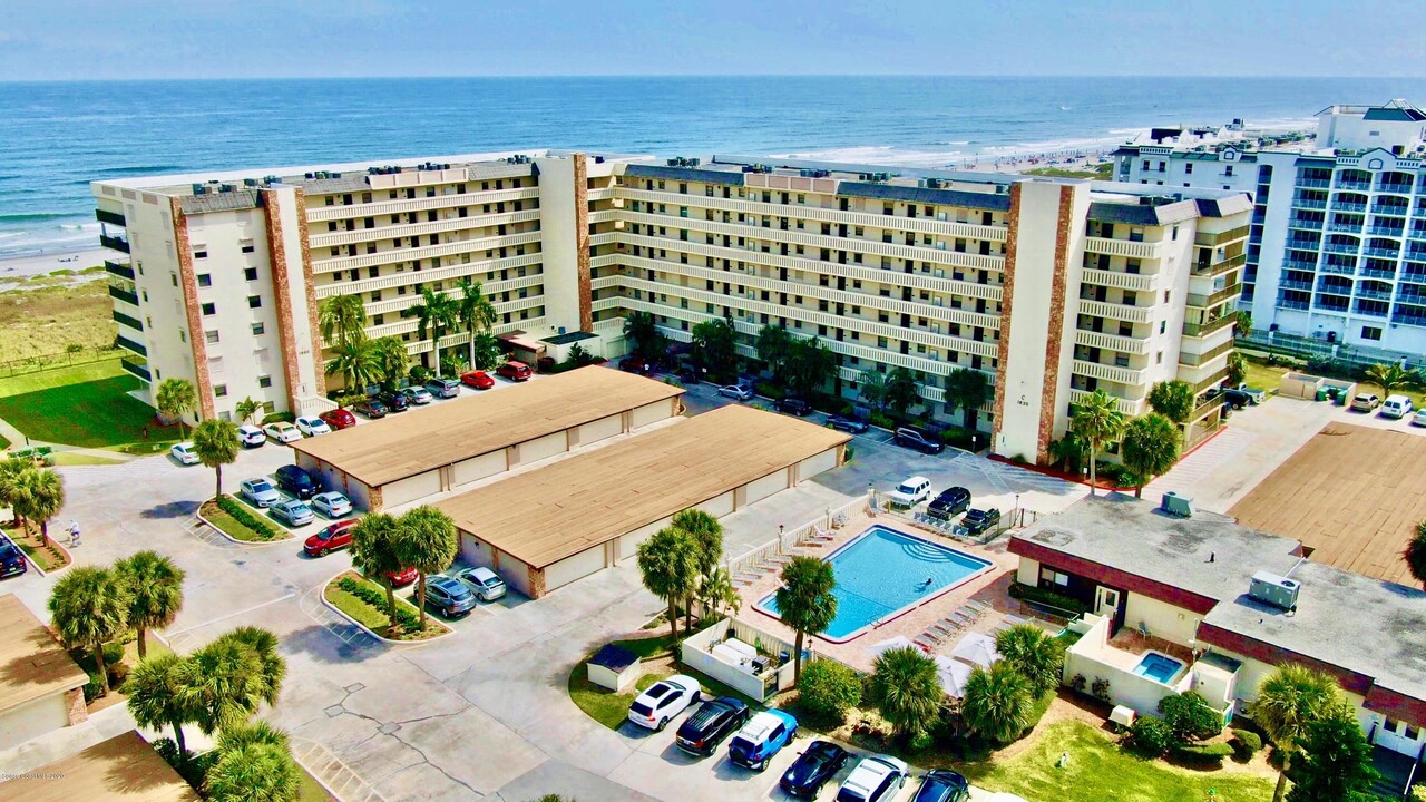 1830 N Atlantic Ave in Cocoa Beach, FL - Building Photo