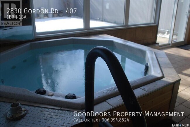 2830 Gordon Rd in Regina, SK - Building Photo - Building Photo